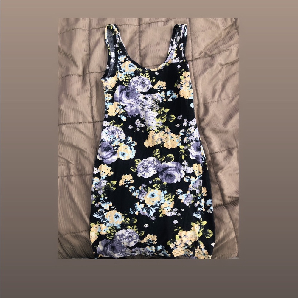 Short dress with flowers on them 💕